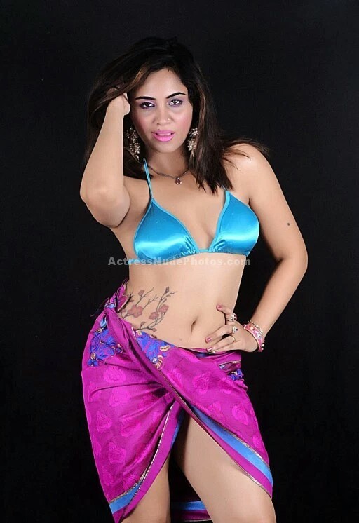 nakad-saree-woman-xxx