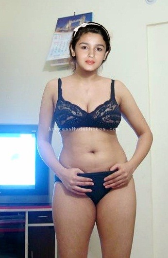 nude-actress-fucking-pose